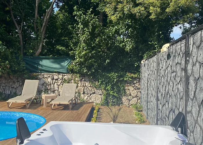 לינה וארוחת בוקר Eksado