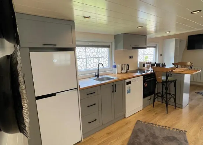 לינה וארוחת בוקר Eksado *